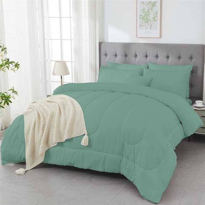 3 Piece Solid Color All Season Bedding Comforter Set Microfiber Soft Lightweight Bedding Set for Kids Teens Adults Room Decor with 1 Comforter and 2 Pillowcases Queen