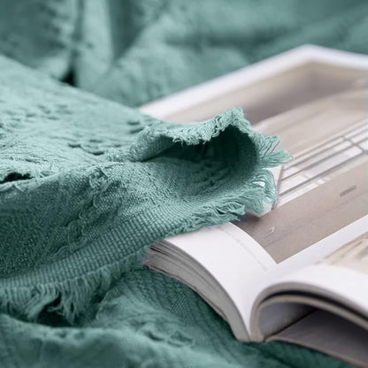Simple&Opulence 100% Cotton Throw Blanket for Bed, Couch, Boho Luxury Geometric Knit Woven Blanket with Tassels Soft Lightweight Cozy Breathable, Vintage Farmhouse Decoration for All-Season(Green)