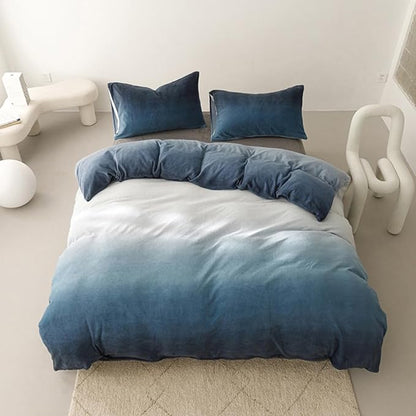 Wellboo Gradient Blue Velvet Comforter Queen Fluffy Blue White Bedding Comforters Women Men Ocean Sea Blue Velvet Quilts Modern White and Sky Blue Gradient Flannel Bed Abstract Art Watercolor Bed