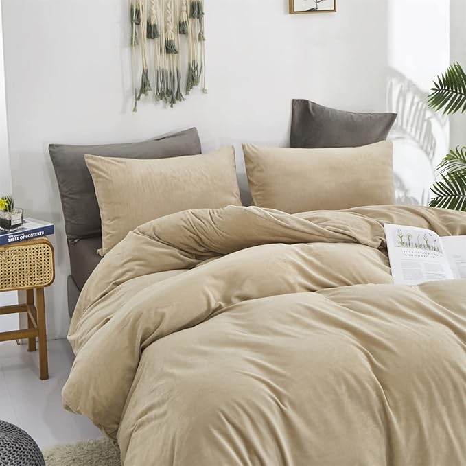 Wellboo Light Brown Velvet Comforter Sets California King Solid Beige Coffee Fluffy Bedding Comforters Cal King Women Men Plain Taupe Flannel Quilts Modern Champagne Fuzzy Comforters Khaki Plush Bed