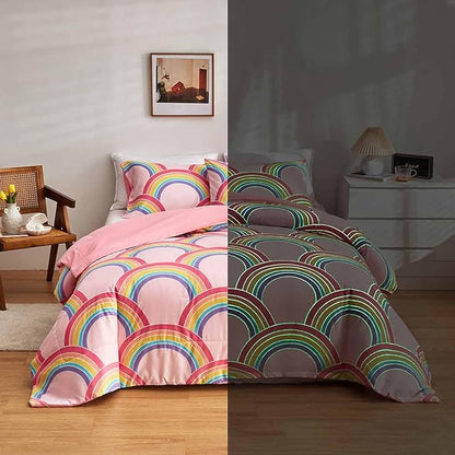 Feelyou Rainbow Glow in The Dark Comforter Set for Girls Kids Full Pink Rainbow Bedding Set Super Soft Colorful Stripe Mermaid Scales Comforter Baby Girl Bedroom Pink Decor Bedding Quilted Duvet