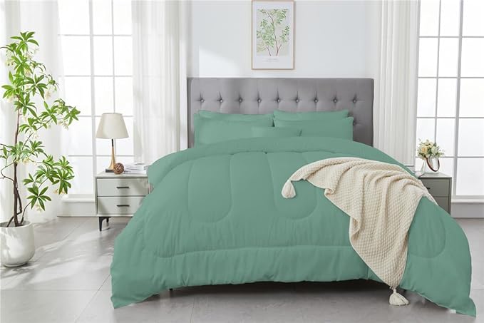 3 Piece Solid Color All Season Bedding Comforter Set Microfiber Soft Lightweight Bedding Set for Kids Teens Adults Room Decor with 1 Comforter and 2 Pillowcases Twin