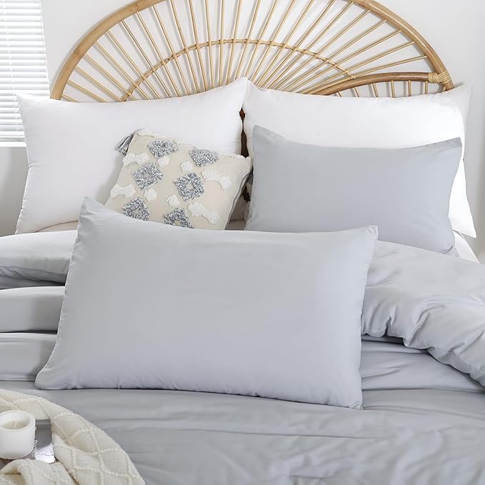 Light Grey Comforter Set King Size - 3 Pieces Lightweight Grey Solid Bedding Set - All Season Fluffy Microfiber Bed Set (1 Comforter, 2 Pillowcases)