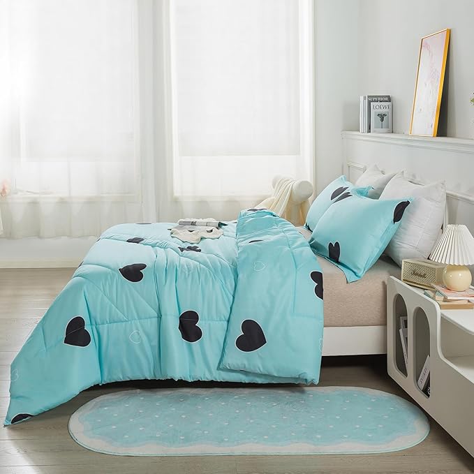 Love Pattern Girls Comforter Set King Size, Sky Blue Cute Love Heart Print Comforter Bedding Set for All Seasons, Geometric Soft Microfiber 3 Pieces Comforter Set with Pillowcases