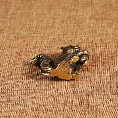 Vintage Solid Brass Squirrel Figurine - Adorable Desk Decor for Collectors - Perfect Home or Office Accent(Squirrel)