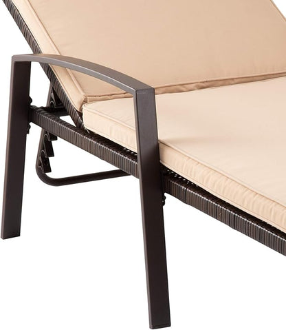 Pamapic Patio Lounge Chair, Patio Chaise Lounges with Thickened Cushion, PE Rattan Steel Frame Pool Lounge Chair Set for Patio Backyard Porch Garden Poolside(Beige)