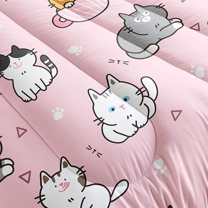 Datura home Pink Kawaii Cat Comforter Bedding Set for Girls Lovely Kitten Pink Print Cute Animal Pattern Bedding Set with 1 Comforter and 2 Pillowcases for Girls Bedroom All Season(Cat Pink Full)