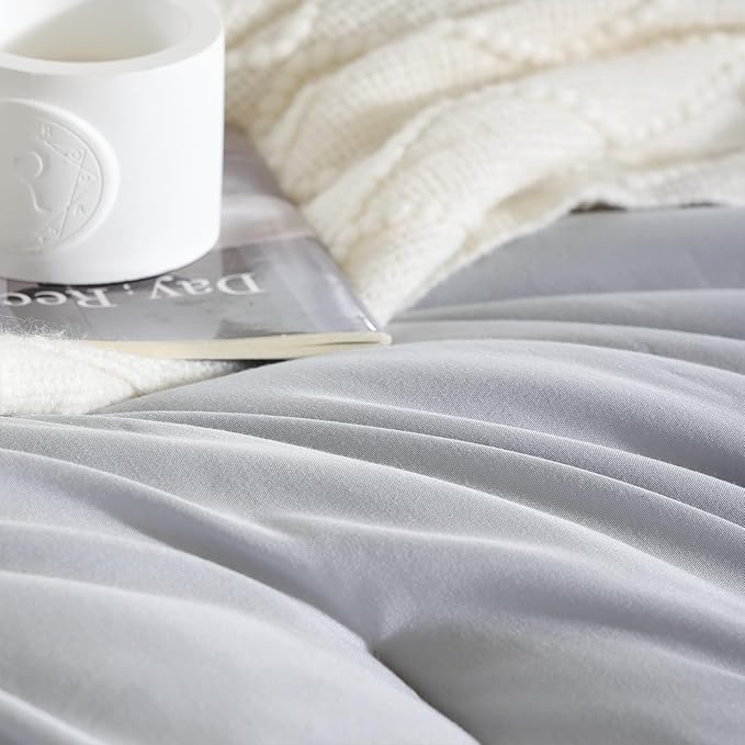 Full Size Comforter Modern Light Grey 3PCS Microfiber Bed Comforter Sets for All Season Comforter for Men, Women and Girls Soft Lightweight Bedding Set