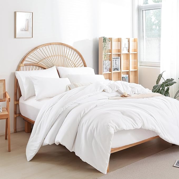 King Size Comforter Set Soft Microfiber 3 Piece Comforters Set for Men, Women and Girls White Lightweight Alternative Comforter for All Season (1 Comforter, 2 Pillowcases)