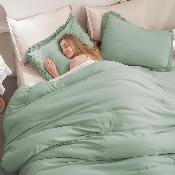 Andency California King Comforter Set Sage Green - 3 Pieces Cal King Boho Lightweight Bedding Comforter Sets, Oversized All Season Tassel Soft Fluffy Bed Set (104x96In Comforter & 2 Pillowcases)