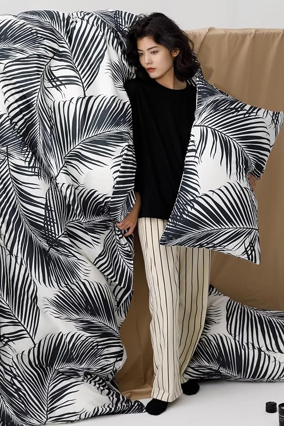 Black Leaves Comforter Twin Black and White Palm Leaf Printed Comforter Sets Modern Boho Black Tropical Botanical Leaves Bed Quilts for Boys Girls Soft Floral Palm Black Twin Comforters