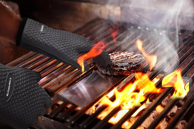 KITCHEN PERFECTION XL Silicone Smoker BBQ Gloves -Heat Resistant Oven Mitts | Waterproof, 5-Finger Design For A Better Grip, for Pitmasters, Meat Smoking, Grilling, Cooking, Frying Turkey | Grill Gift