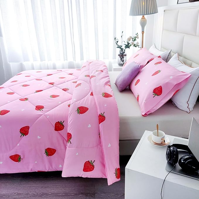 SDY 3PCS Twin Size Strawberry Comforter Set, Pink Bed Set Bed in a Bag, Princess Twin Bedding Set, Kawaii Room Decor, Strawberry Bedding Kids Twin Size Comforter Set for Girls, Teen…