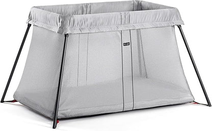 BabyBjörn Travel Crib Light, Silver with Fitted Sheet for Travel Crib Light - Organic White