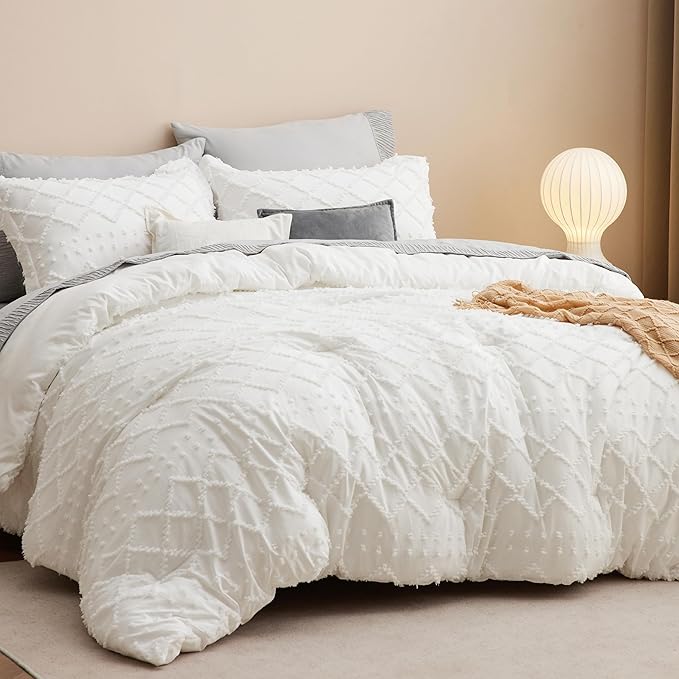 Bedsure Full Size Comforter Set - Ivory Comforter, Boho Tufted Shabby Chic Bedding Comforter Set, 3 Pieces Vintage Farmhouse Bed Set for All Seasons, Fluffy Soft Bedding Set with 2 Pillow Shams