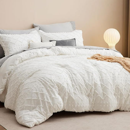 Bedsure Queen Comforter Set - Ivory Comforter, Boho Tufted Shabby Chic Bedding Comforter Set, 3 Pieces Vintage Farmhouse Bed Set for All Seasons, Fluffy Soft Bedding Set with 2 Pillow Shams
