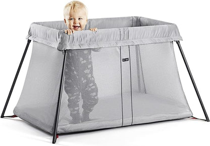BabyBjörn Travel Crib Light, Silver with Fitted Sheet for Travel Crib Light - Organic White
