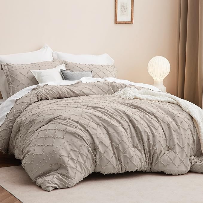 Bedsure Queen Comforter Set - Linen Comforter, Boho Tufted Shabby Chic Bedding Comforter Set, 3 Pieces Vintage Farmhouse Bed Set for All Seasons, Fluffy Soft Bedding Set with 2 Pillow Shams