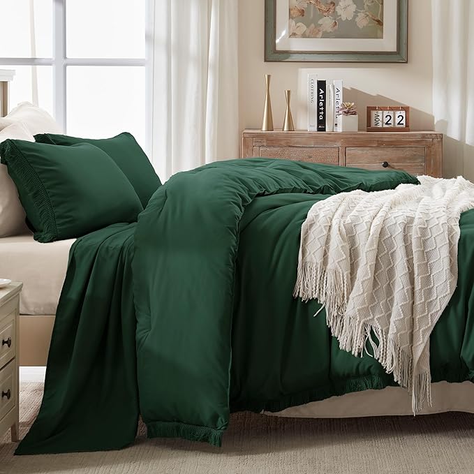 Andency Dark Emerald Green Comforter Set King Size, 3 Pieces Boho Lightweight Tassel Forest Bedding Comforter Sets, All Season Soft Fluffy Fringe Bed Set (104x90In Comforter & 2 Pillowcases)