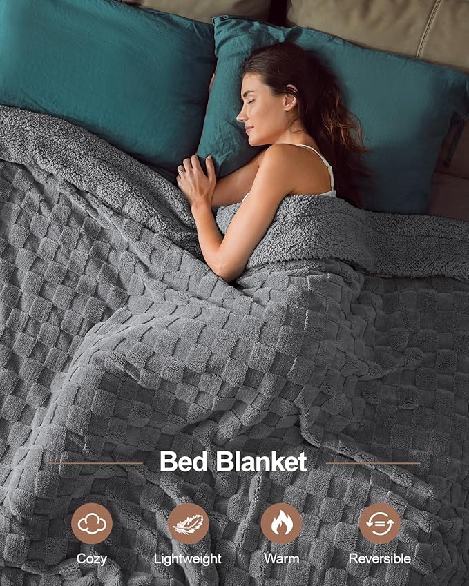 Pawque Super Soft Cozy Throw Blanket Queen Size for Couch Bed, Fluffy Sherpa Fleece Reversible Thick Warm Fuzzy Blanket for All-Season, 3D Checkered Jacquard Decorative Blankets, Grey, 90"x90"