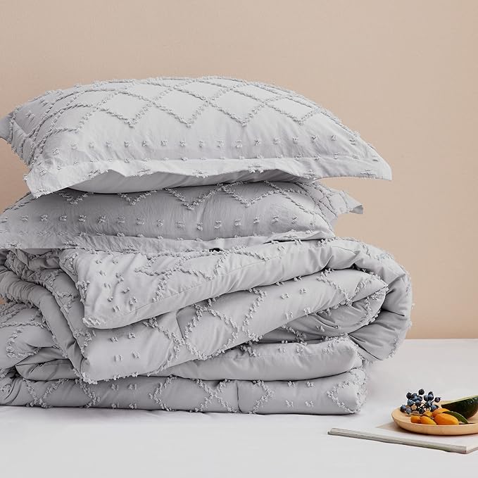 Bedsure Full Size Comforter Set - Light Grey Comforter, Boho Tufted Shabby Chic Bedding Comforter Set, 3 Pieces Farmhouse Bed Set for All Seasons, Fluffy Soft Bedding Set with 2 Pillow Shams