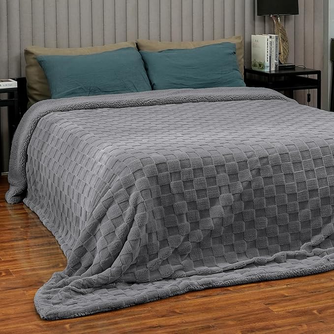 Pawque Super Soft Cozy Throw Blanket Queen Size for Couch Bed, Fluffy Sherpa Fleece Reversible Thick Warm Fuzzy Blanket for All-Season, 3D Checkered Jacquard Decorative Blankets, Grey, 90"x90"
