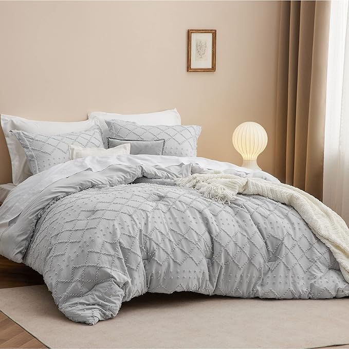 Bedsure California King Comforter Set - Light Grey Comforter, Boho Tufted Shabby Chic Bedding Comforter Set, 3 Pieces Farmhouse Bed Set for All Seasons, Fluffy Soft Bedding Set with 2 Pillow Shams