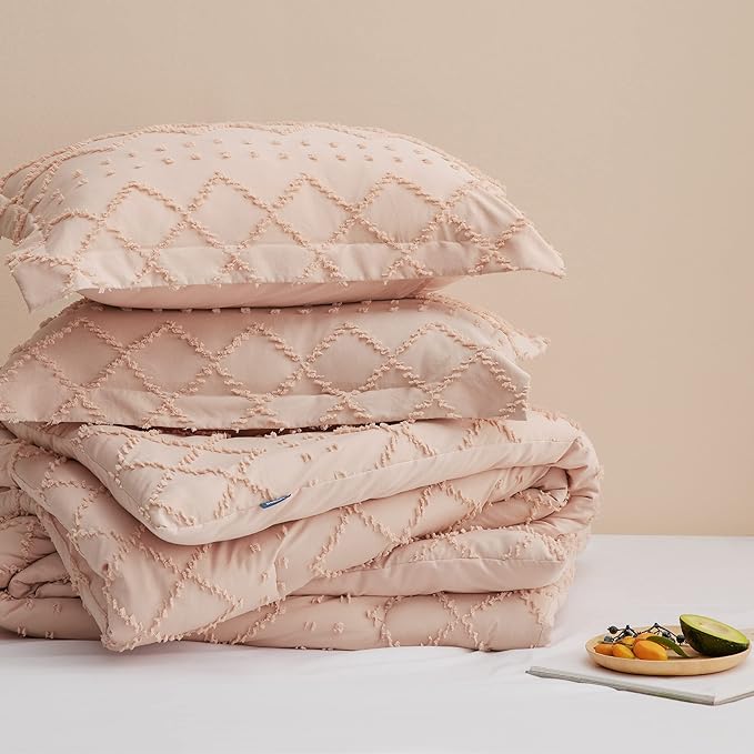 Bedsure California King Comforter Set - Coral Pink Boho Tufted Shabby Chic Bedding Comforter Set, 3 Pieces Vintage Farmhouse Bed Set for All Seasons, Fluffy Soft Bedding Set with 2 Pillow Shams