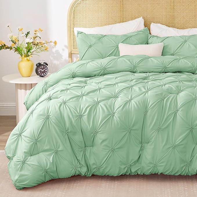 BEDELITE Green King Size Comforter Set - 3 Pieces Boho Pintuck Bedding Comforter Sets, Lightweight Soft & Warm King Bedding Set with 2 Pillowcases for All Season