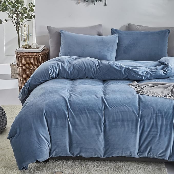 Wellboo Blue Velvet Bedding Comforter Sets Queen Size Adults Men Solid Lake Blue Fluffy Comforters Cotton Women Plain Haze Blue Flannel Quilts Warm Winter Micromink Sherpa Blankets Aesthetic Dorm Bed