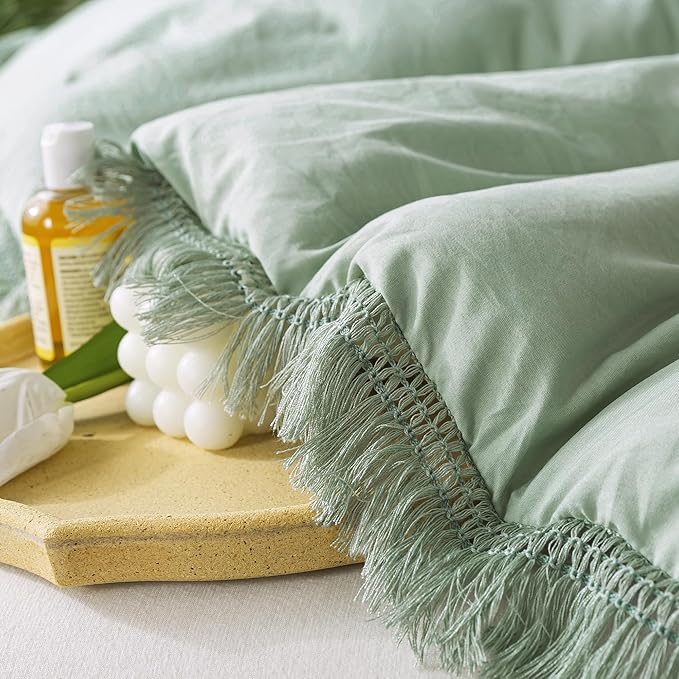 Andency California King Comforter Set Sage Green - 3 Pieces Cal King Boho Lightweight Bedding Comforter Sets, Oversized All Season Tassel Soft Fluffy Bed Set (104x96In Comforter & 2 Pillowcases)
