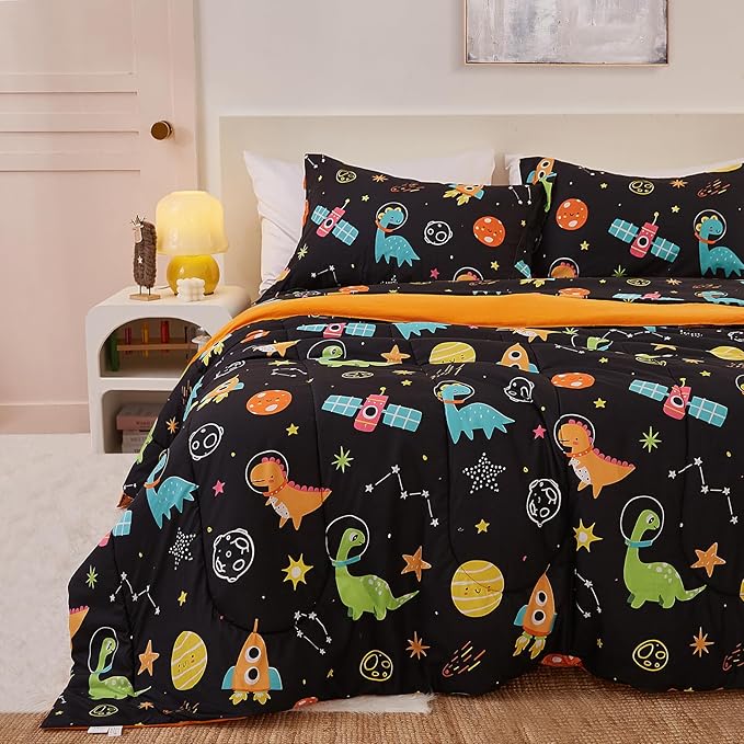 Space Dinosaur Kids Comforter Set for Boys Full Size, Cute Reversible Quilted Black Printed Bedding Set with Pillow Sham, Lightweight Soft Breathable Washable Bed Set 3 Piece