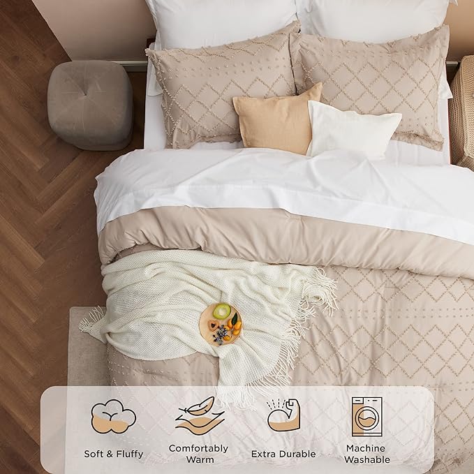 Bedsure Queen Comforter Set - Warm Tan Boho Tufted Shabby Chic Bedding Comforter Set, 3 Pieces Vintage Farmhouse Bed Set for All Seasons, Fluffy Soft Bedding Set with 2 Pillow Shams