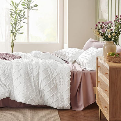 Bedsure Full Size Comforter Set - White Comforter, Boho Tufted Shabby Chic Bedding Comforter Set, 3 Pieces Vintage Farmhouse Bed Set for All Seasons, Fluffy Soft Bedding Set with 2 Pillow Shams