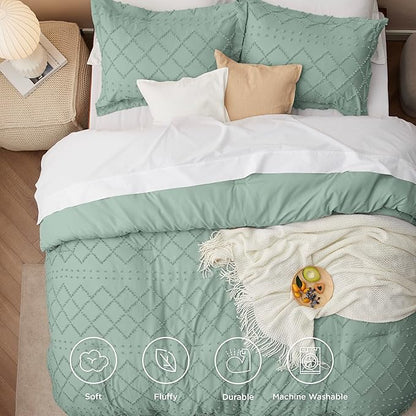 Bedsure Queen Comforter Set - Sage Green Comforter, Boho Tufted Shabby Chic Bedding Comforter Set, 3 Pieces Vintage Farmhouse Bed Set for All Seasons, Fluffy Soft Bedding Set with 2 Pillow Shams