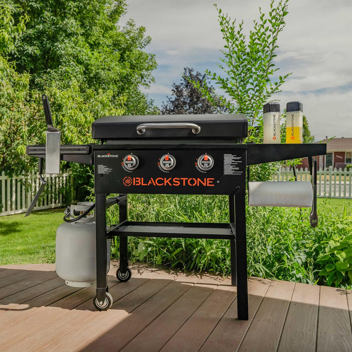 28 Inch Blackstone Griddle 2080 Original 3-Burner XL Griddle with Hood and Side Shelves Outdoor Flat Top Grill
