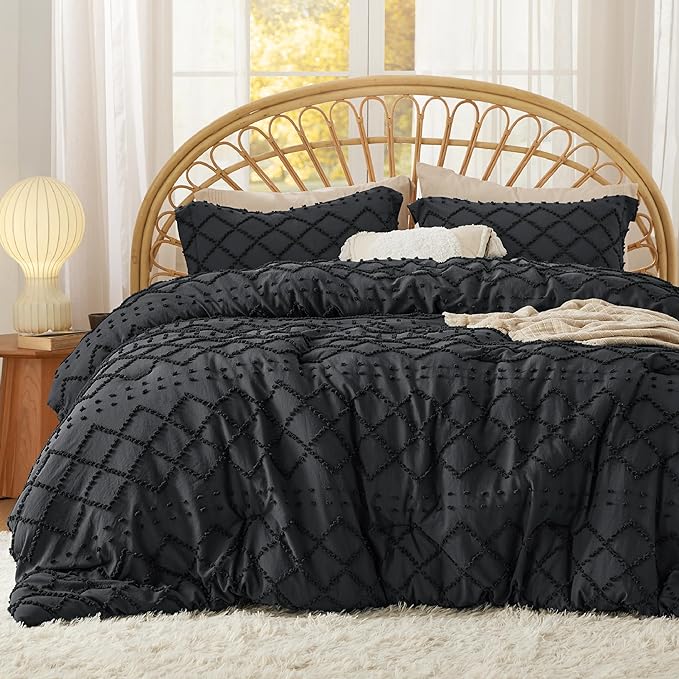 Bedsure Queen Comforter Set - Black Comforter, Boho Tufted Shabby Chic Bedding Comforter Set, 3 Pieces Vintage Farmhouse Bed Set for All Seasons, Fluffy Soft Bedding Set with 2 Pillow Shams