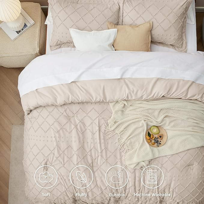 Bedsure Queen Comforter Set - Beige Comforter, Boho Tufted Shabby Chic Bedding Comforter Set, 3 Pieces Vintage Farmhouse Bed Set for All Seasons, Fluffy Soft Bedding Set with 2 Pillow Shams