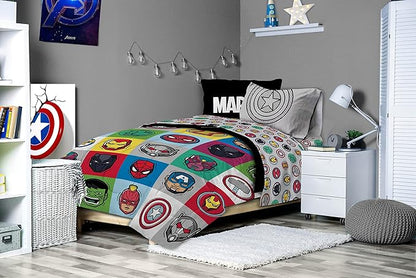 Jay Franco Marvel Avengers Pop 5 Piece Twin Size Bed Set - includes Comforter & Sheet Set - Super Soft Fade Resistant Microfiber (Official Marvel Product)