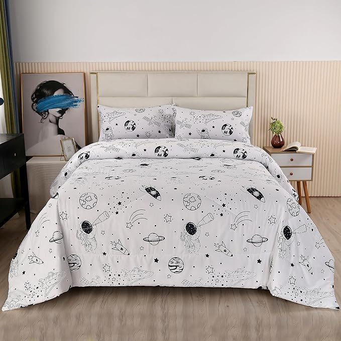 MAG 3Pcs Out Space Bedding Comforter Set, Twin Size White Galaxy Comforter Set,for Toddlers Kids,Boys Teens and Girls,Super Soft Microfiber (1 Comforter + 2 Pillowcases) (Space, Twin)