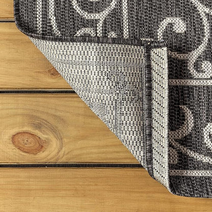 JONATHAN Y Vintage Filigree Indoor Outdoor Square Area Rug 4X4 Black/Gray, Charleston Textured Weave for Backyard, Patio, Porch, Easy-Cleaning, High Traffic, Pet-Friendly, Non-Shedding (SMB106G-4SQ)