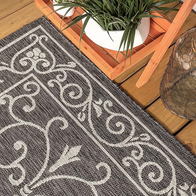 JONATHAN Y Vintage Filigree Indoor Outdoor Square Area Rug 9X9 Black/Gray, Charleston Textured Weave for Backyard, Patio, Porch, Easy-Cleaning, High Traffic, Pet-Friendly, Non-Shedding (SMB106G-9SQ)